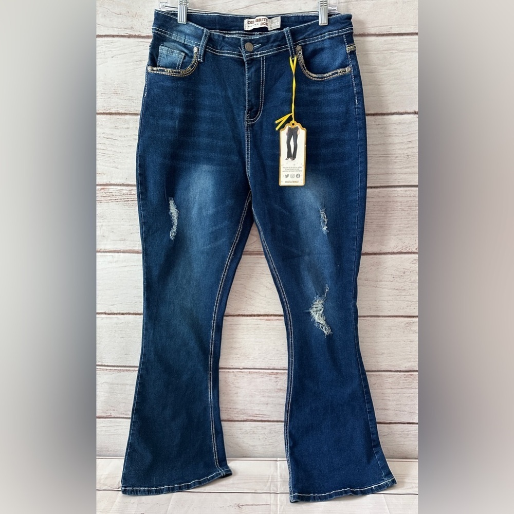 NWT Celebrity Ace Distressed Flare Jeans – Size 15/32 Stretch Western Dark Wash